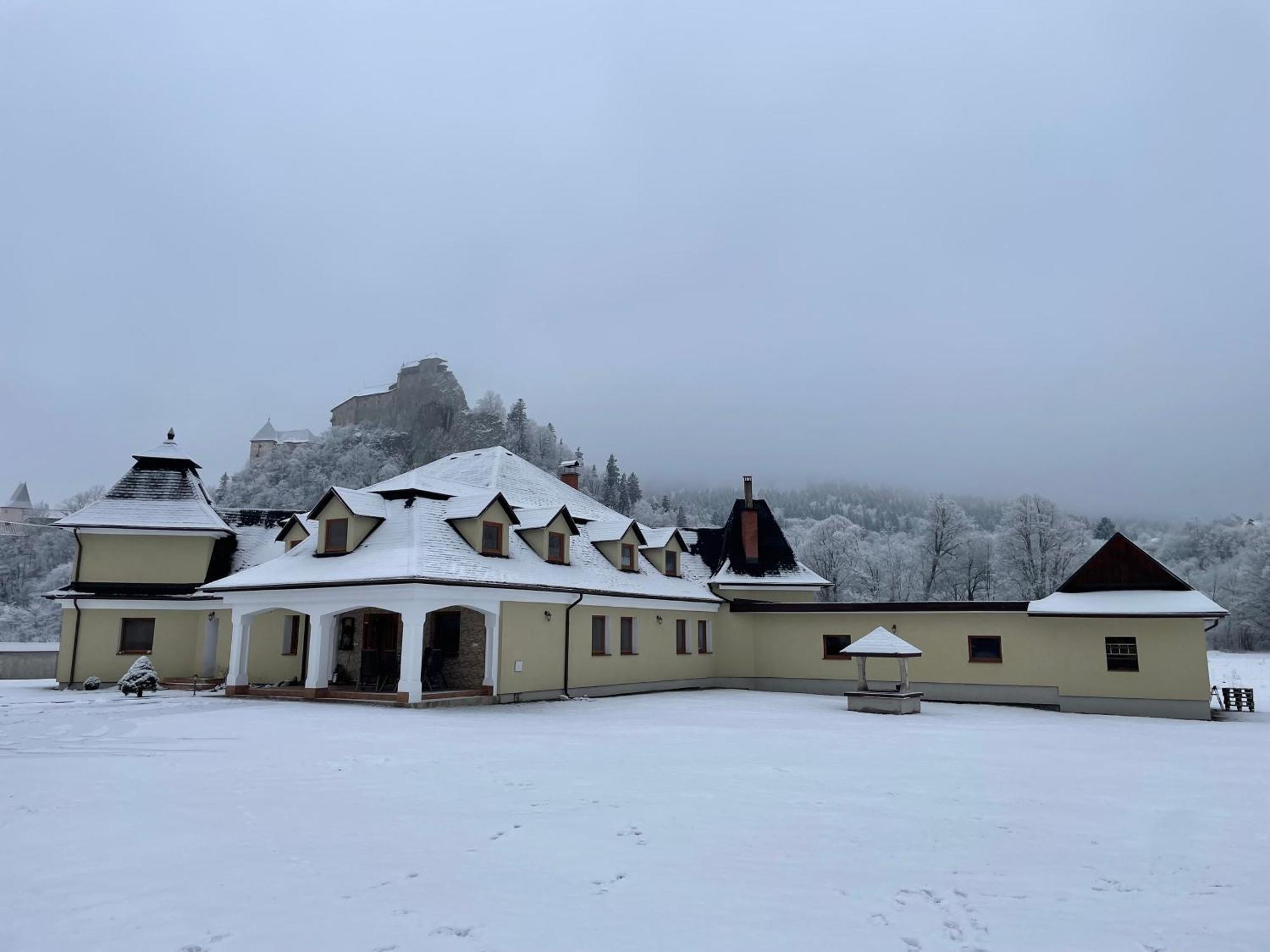 Penzion U Dvoch Levov Оравски-Подзамок Экстерьер фото